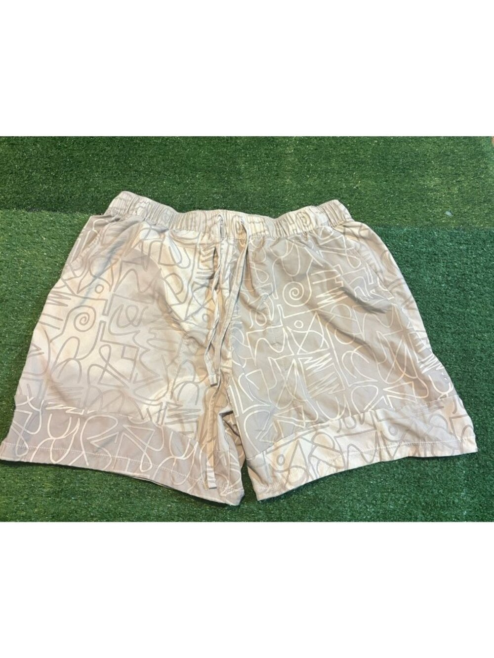 Nike shorts mens large tan white yoga robbie simon all over print lighweight